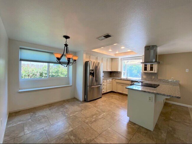 Building Photo - 3154 Larch Dr