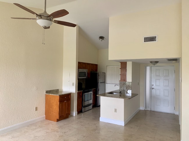 Building Photo - 2841 N Oakland Forest Dr