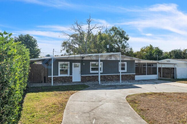 Foto del edificio - 508 Garden Dr N