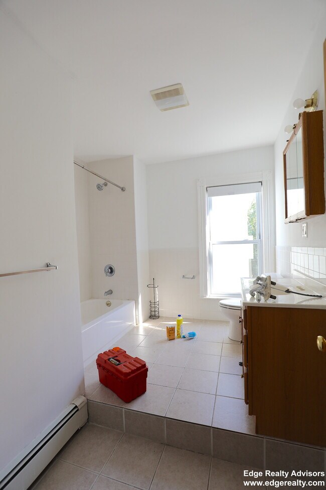 Building Photo - 3 Washburn Terrace