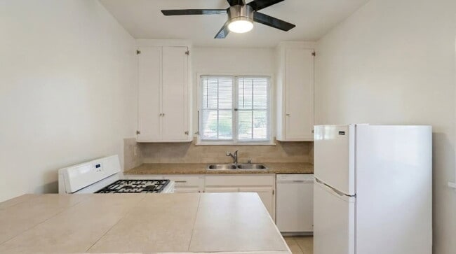 Photo - 9037 Rangely Avenue Apartment