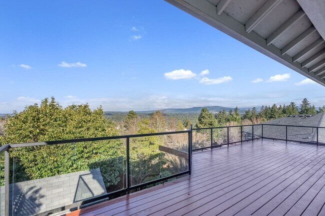Foto del edificio - Four bedroom view home in Camas, WA - Read...
