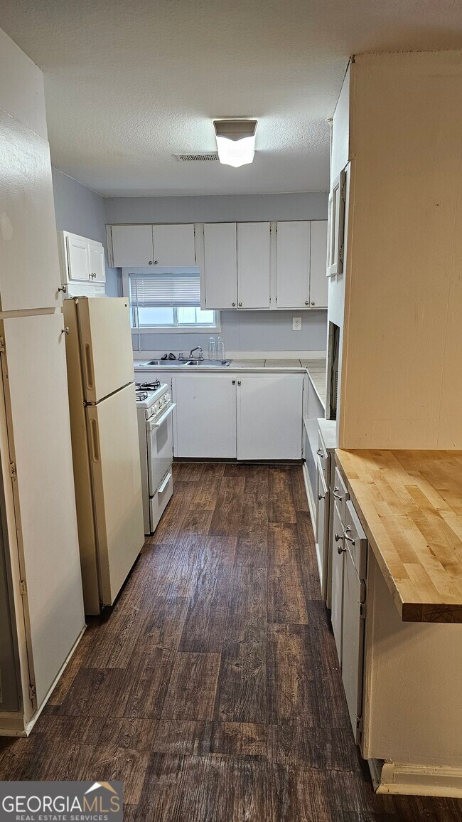 Foto del edificio - 208 Lavender St