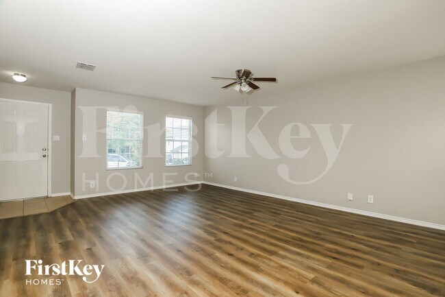 Foto del edificio - 1442 Frio Run