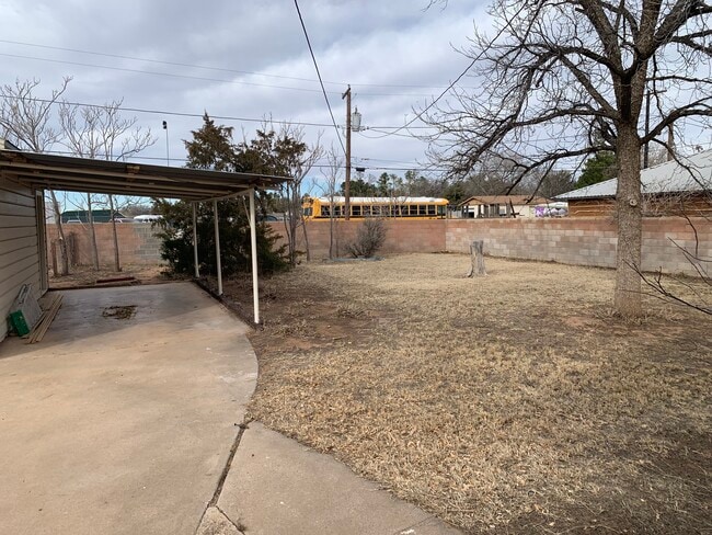 Building Photo - 1806 W Louisiana Ave