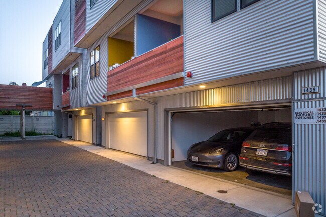 Entrada al edificio - 1425-1437 34th St
