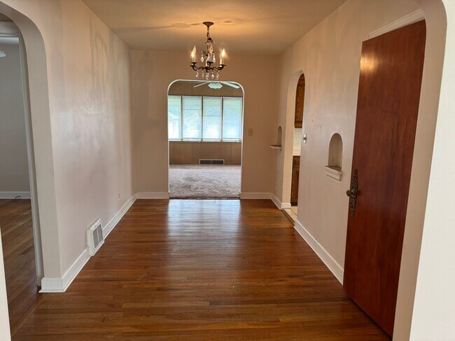 Foto del edificio - 2711 E Locust St