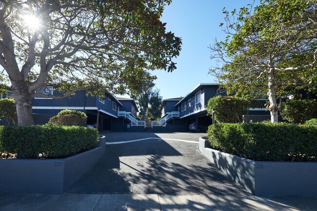 218-220 Cypress SM - Cypress Townhomes