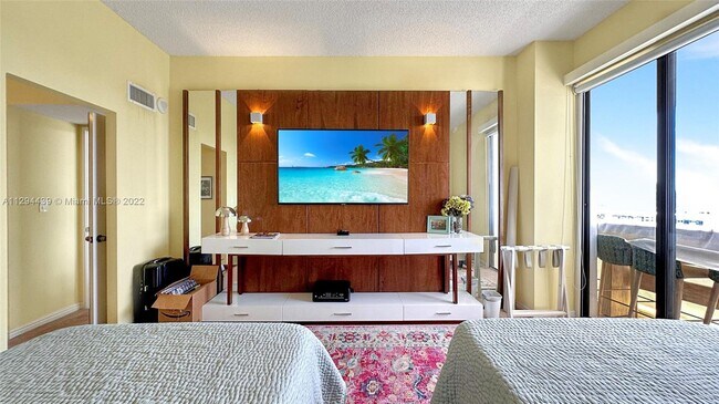 3731 N Country Club Dr # 26 AVENTURA, - 3731 N Country Club Dr