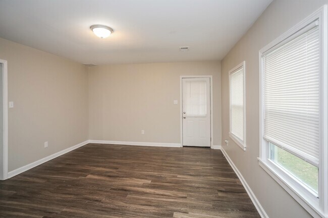 Foto del edificio - 918 Brownlee Rd