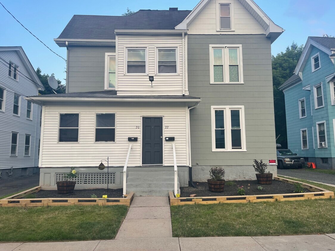 Foto principal - 22 N 2nd St