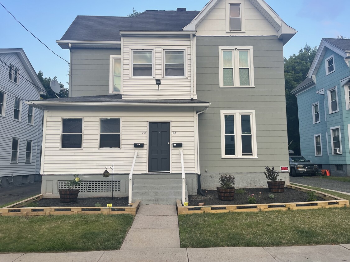 Primary Photo - 22 N 2nd St