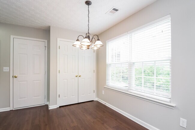 Foto del edificio - 241 Weatherstone Pointe Dr