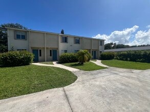 Building Photo - 205 Southland Dr