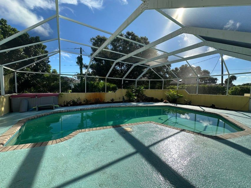 Foto principal - 2085 SE Hanford Rd