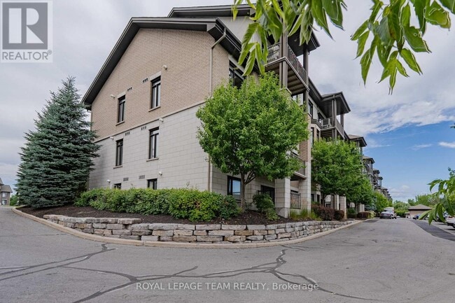 Building Photo - 805 Beauparc Private