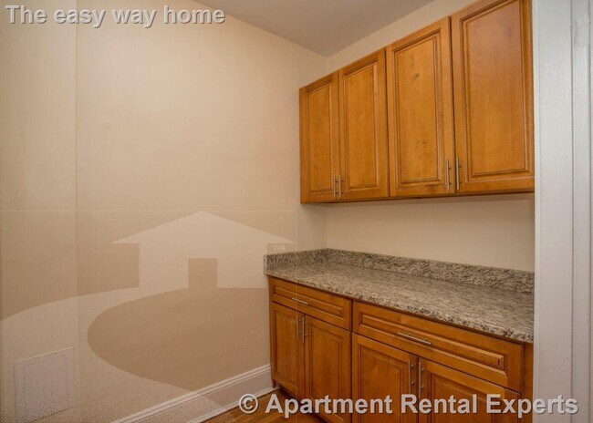 Foto del edificio - 136 Highland Ave