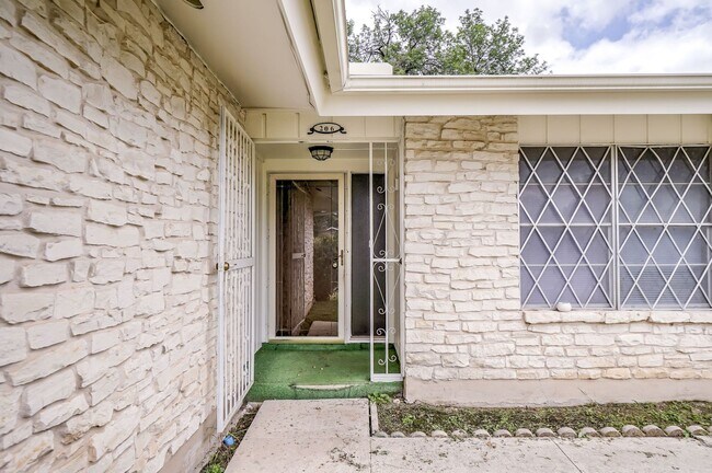 Foto del edificio - 206 Meadow Path Dr