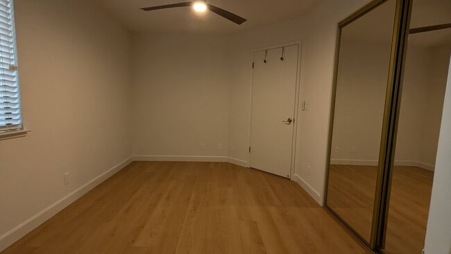 Building Photo - 16395 E La Chiquita Ave