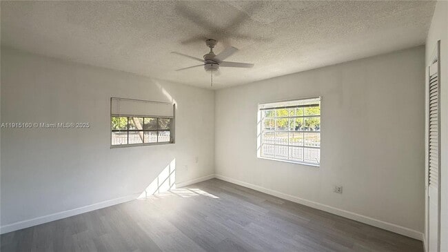 Foto del edificio - 3301 SW 3rd St