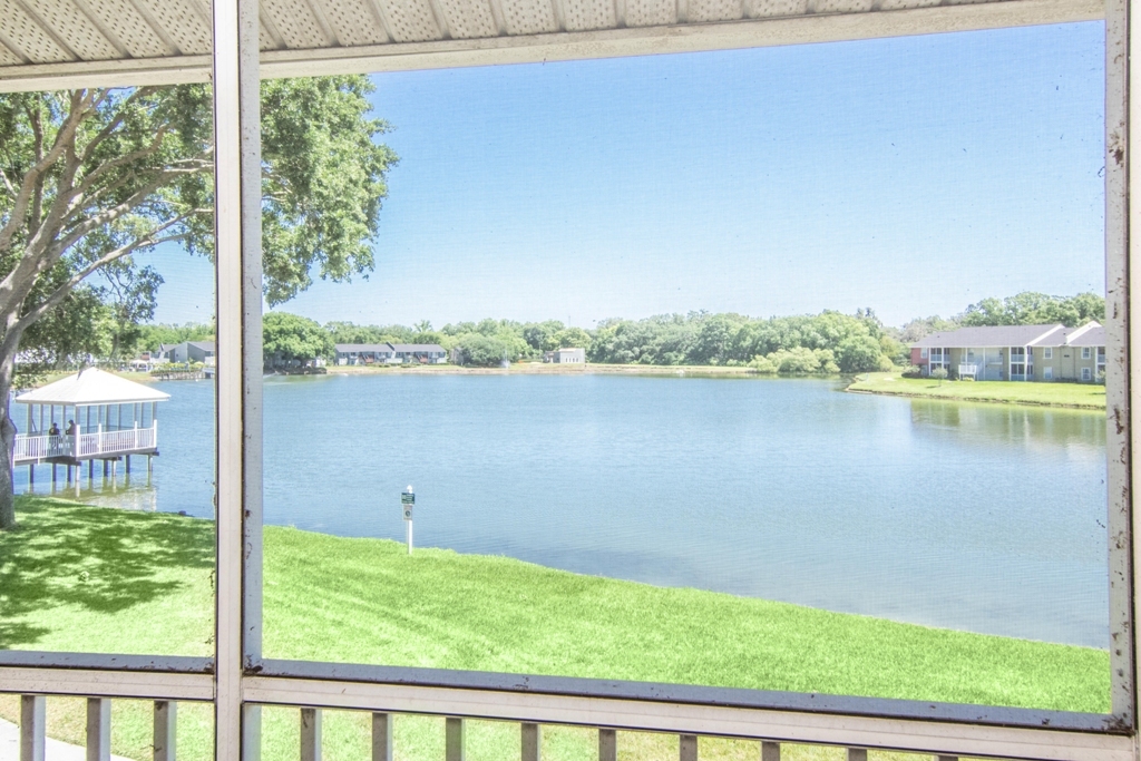 Primary Photo - 214 Lake Parsons Grn