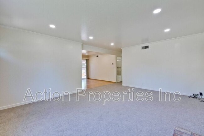 Foto del edificio - 1128 Kentwood Ave