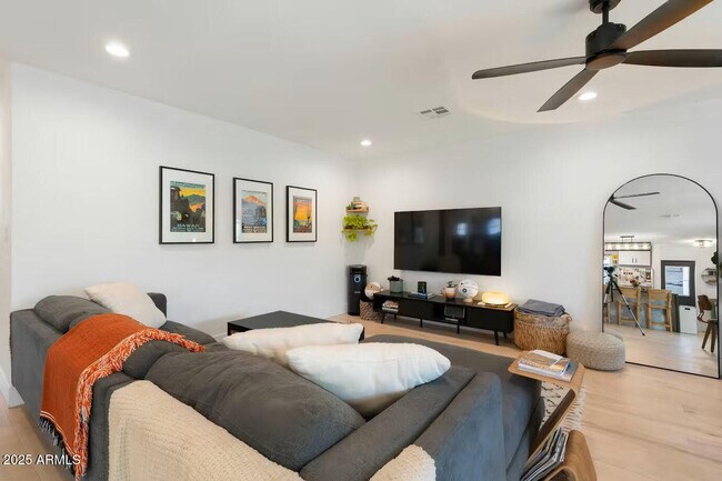 Foto del edificio - 6901 E Edgemont Ave