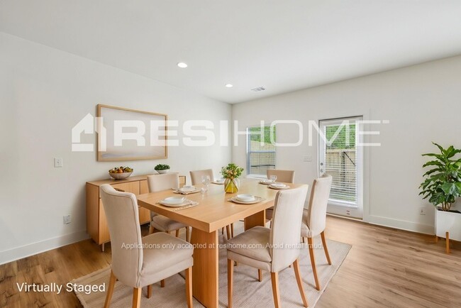 Foto del edificio - 236 Frost Ln