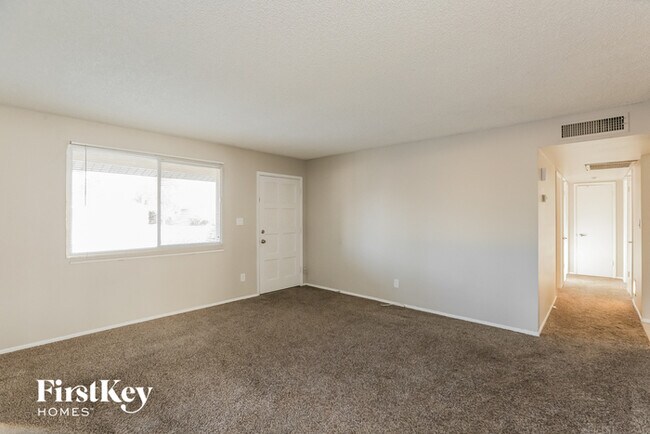 Building Photo - 3123 S George Dr