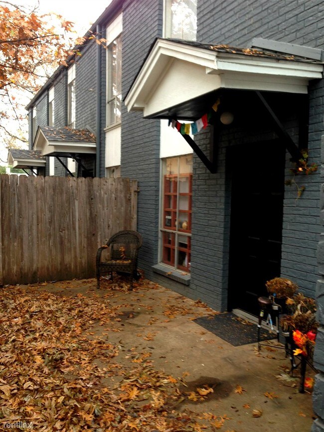Building Photo - 2 br, 1 bath Apartment - 912 N Bell Ave