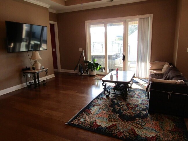 Building Photo - 308 Glenridge Dr