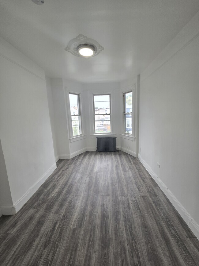 Foto del edificio - 68 Rose Ave