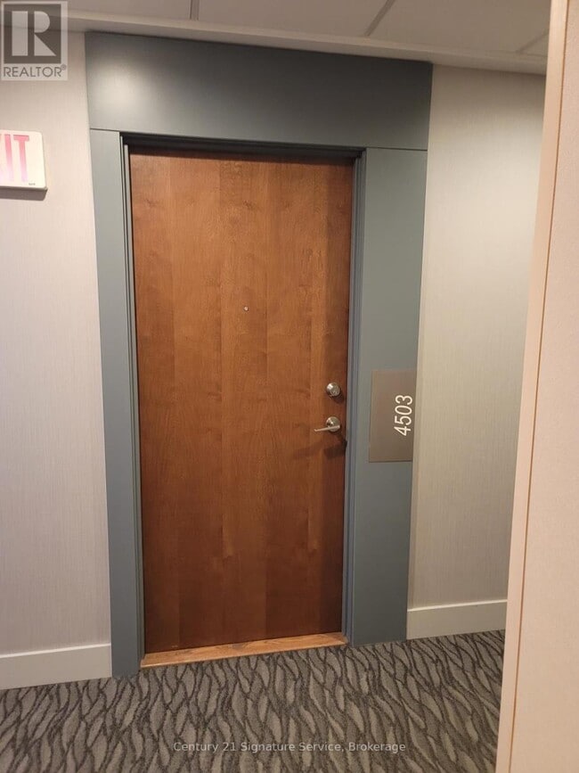 Building Photo - 4503 Lake Shore Blvd W