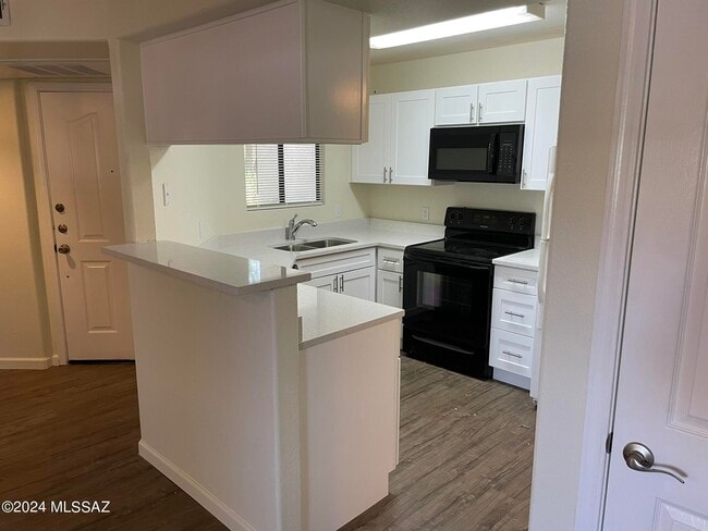 Foto del edificio - 5751 N Kolb Rd