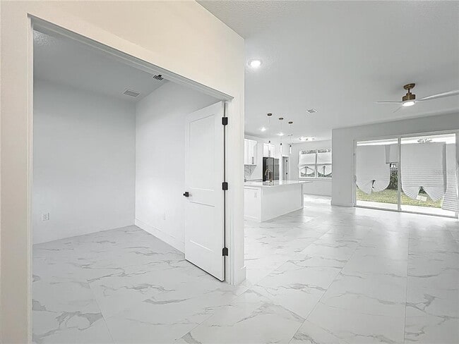 Building Photo - 780 Kangaroo Ct