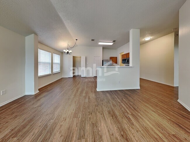 Foto del edificio - 2043 Wildwood Dr
