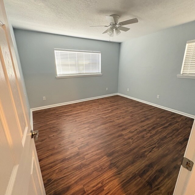 Foto del edificio - 733 Oleander Dr SE