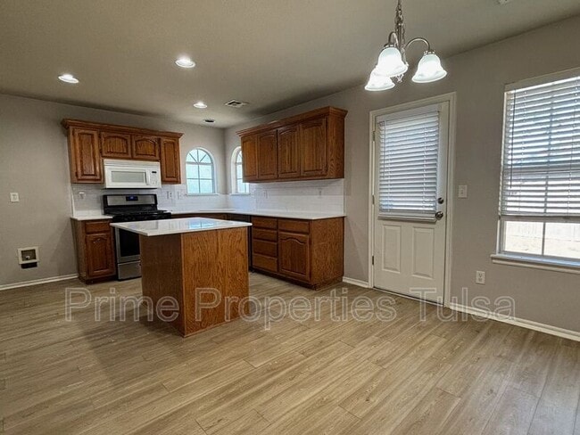 Foto del edificio - 10333 E 112th St S