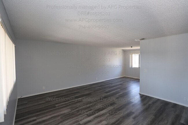 Foto del edificio - 21525 Pioneer Blvd