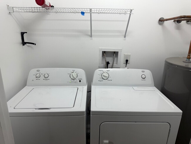 Building Photo - 1800 Beckett Dr