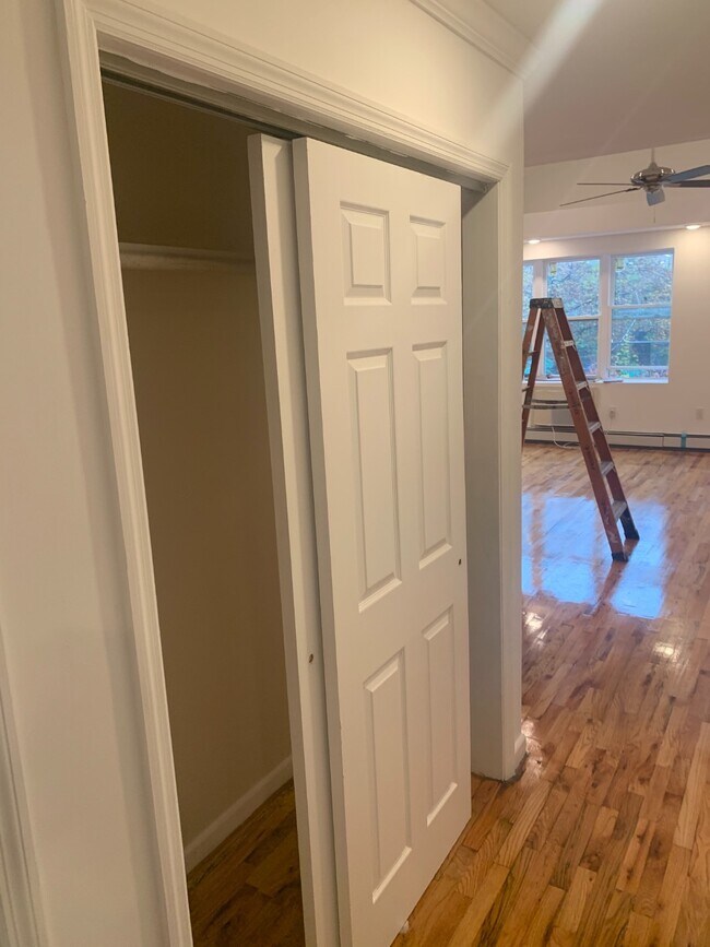 Foto del edificio - 599 Jackson Ave