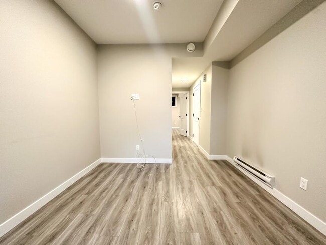 Photo du bâtiment - 1.0 bedroom in Edmonton Alberta T6C 0V4