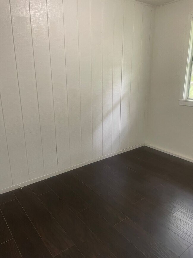 Foto del edificio - Oak Ridge 37830 - 2 bedroom, 1 bath Duplex - Contact Lisa Vineyard 865-216-9334