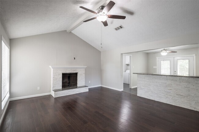 Foto del edificio - 809 Newport Blvd