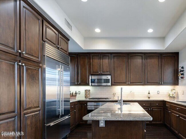 Building Photo - 3 br, 3 bath Condo - 6446 Lunita Rd # 124