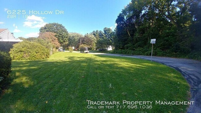 Foto del edificio - 6225 Hollow Dr