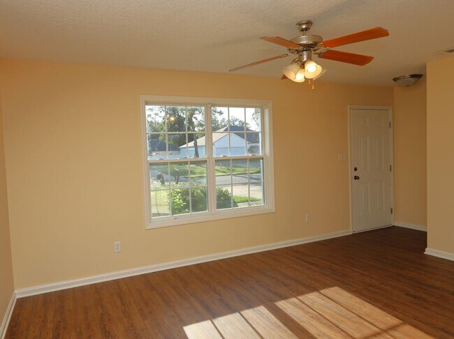 Foto del edificio - 1801-A Chestnut Dr