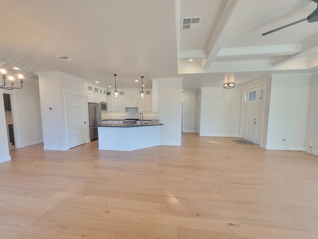 Foto del edificio - 716 N Laurel St