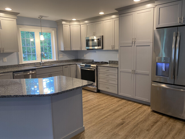kitchen - 11 Amesbury Rd