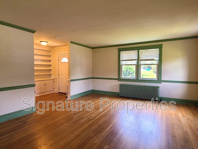 Building Photo - 13 Manse Rd